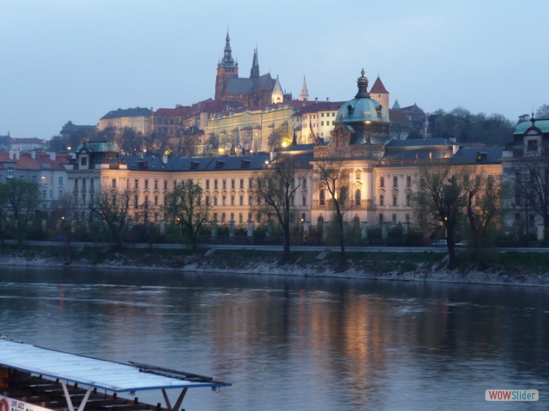 29 Prague castle & St Vitus Cathedral -
                      evening