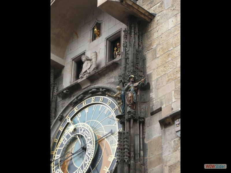 8 Astronomical clock