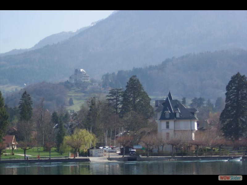 Annecy - bords du lac - Chateau at
                            Duingt
